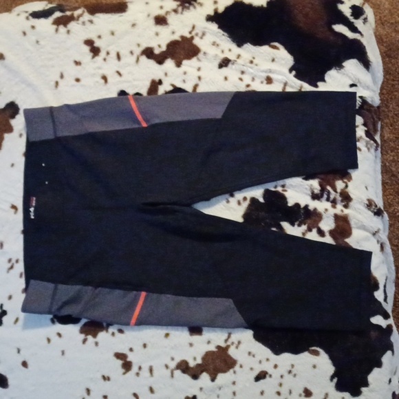 FILA RUNNING WORKOUT CAPRIS, SIZE MEDIUM, BLACK,GREY, AND PINK. - Picture 1 of 4